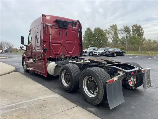 2019 FREIGHTLINER CA126