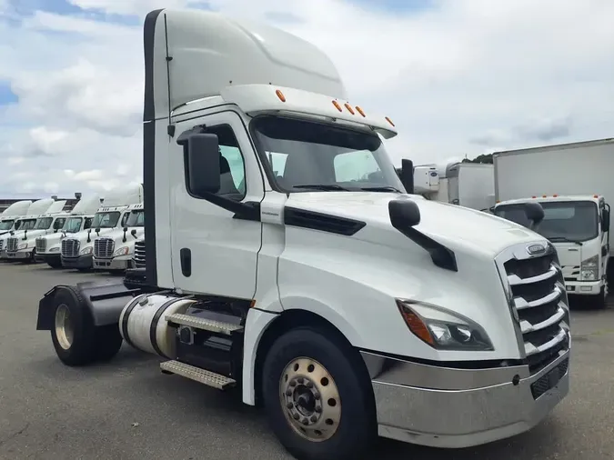 2019 FREIGHTLINER NEW CASCADIA 126