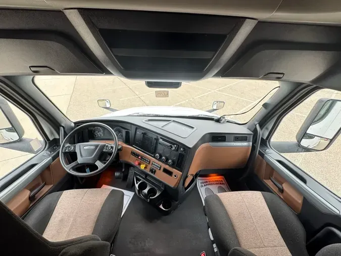 2022 FREIGHTLINER Cascadia 126ce2deb4b4ddfe3d633e8a44e17a4dad1