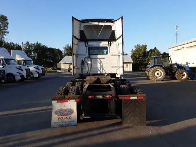 2017 Volvo VNL300