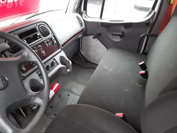 2016 FREIGHTLINER M2 106