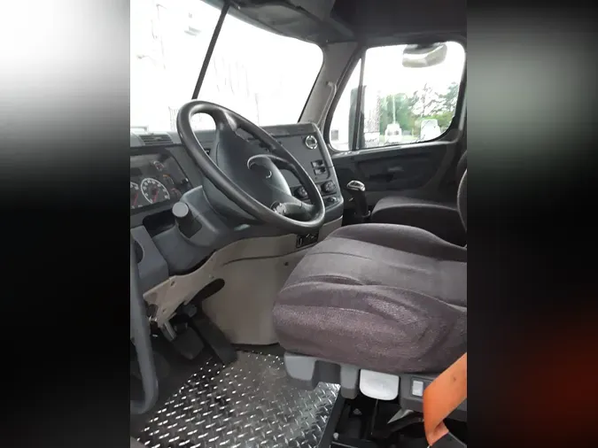2019 FREIGHTLINER CASCADIA 125