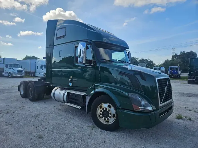 2017 VOLVO VNL64TRACTOR