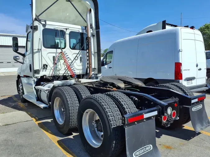 2020 FREIGHTLINER/MERCEDES NEW CASCADIA PX12664