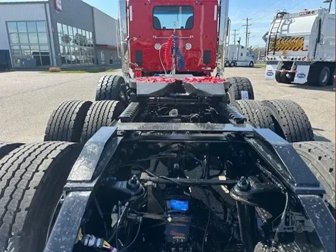 2027 PETERBILT 589