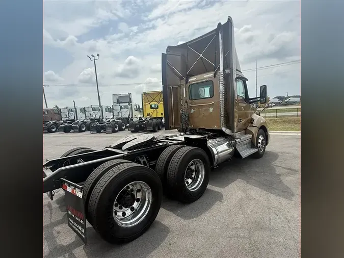 2022 KENWORTH T680