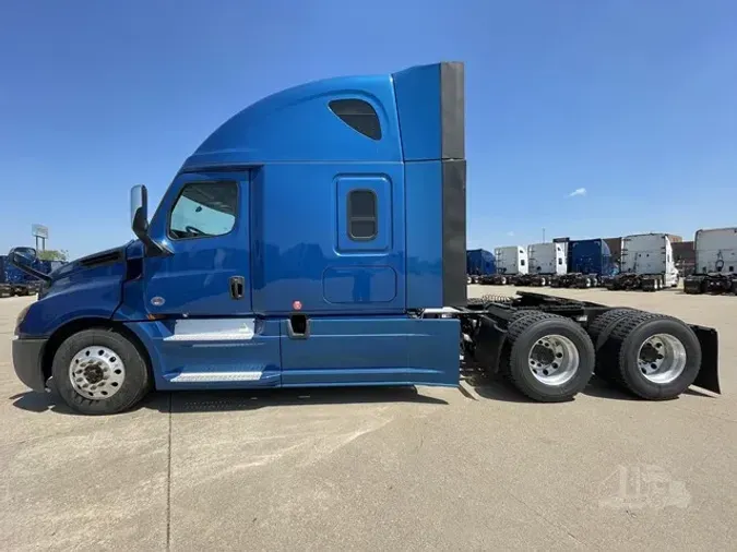 2021 FREIGHTLINER CASCADIA 126