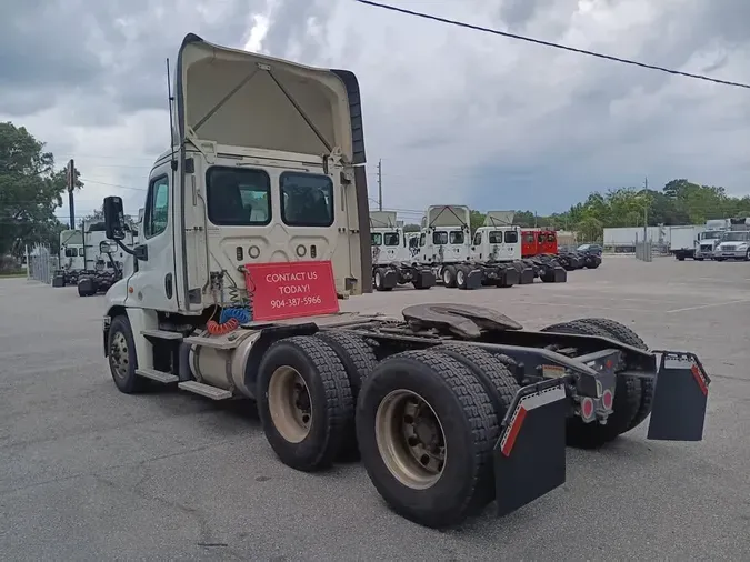 2018 FREIGHTLINER CASCADIA 125ce3a621a4ced08bc9c8c30a751541024