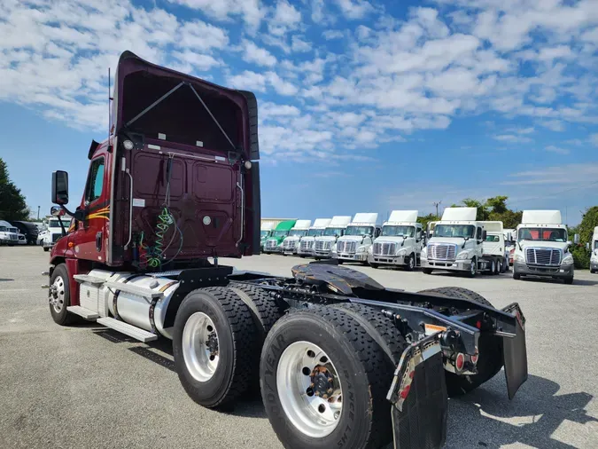 2018 FREIGHTLINER/MERCEDES CASCADIA 125