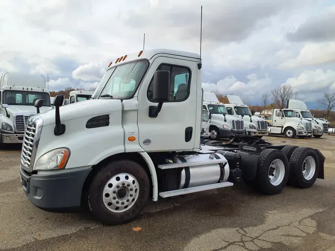 2019 FREIGHTLINER/MERCEDES CASCADIA 113ce421590e734f7e5c71d395b1576284e