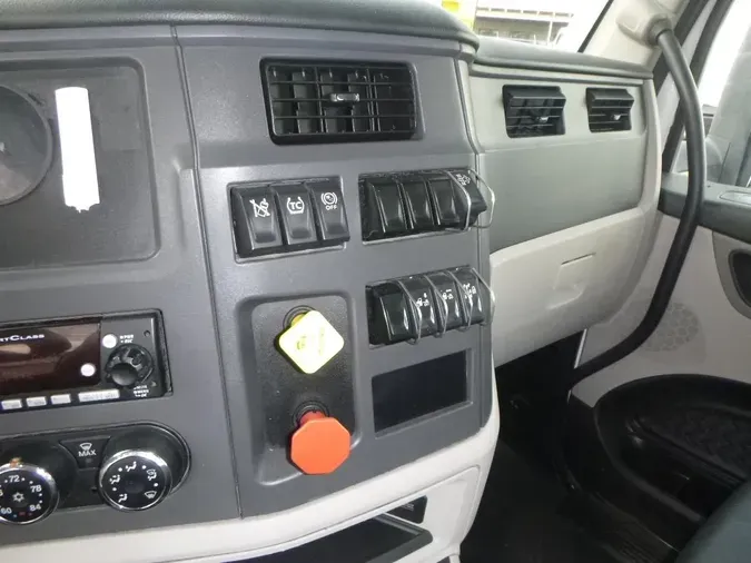 2023 Peterbilt 579