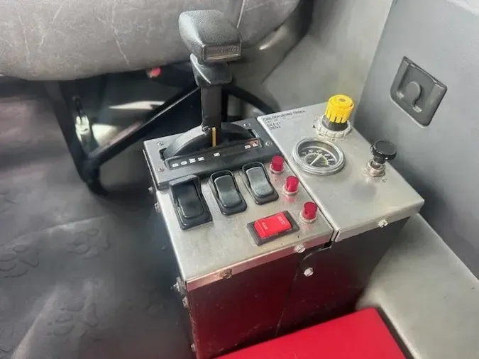 2017 MACK GU713