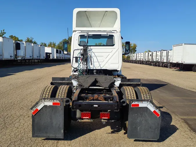 2019 NAVISTAR INTERNATIONAL RH613 DAYCAB S/A