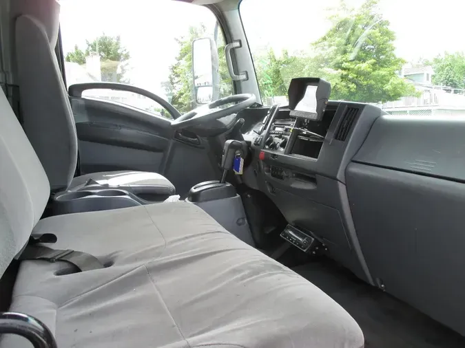 2019 ISUZU NQR