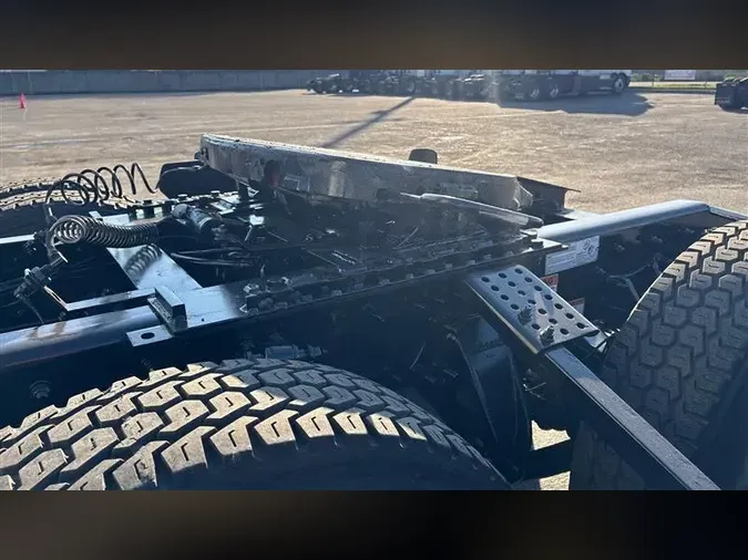 2022 FREIGHTLINER CA126