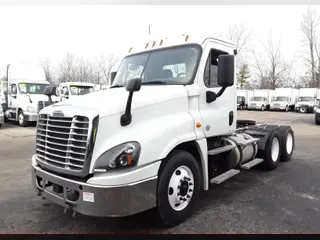2019 FREIGHTLINER/MERCEDES CASCADIA 125