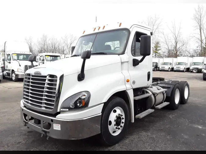 2019 FREIGHTLINER/MERCEDES CASCADIA 125ce4e3f0a77431978d39059413dcc558f
