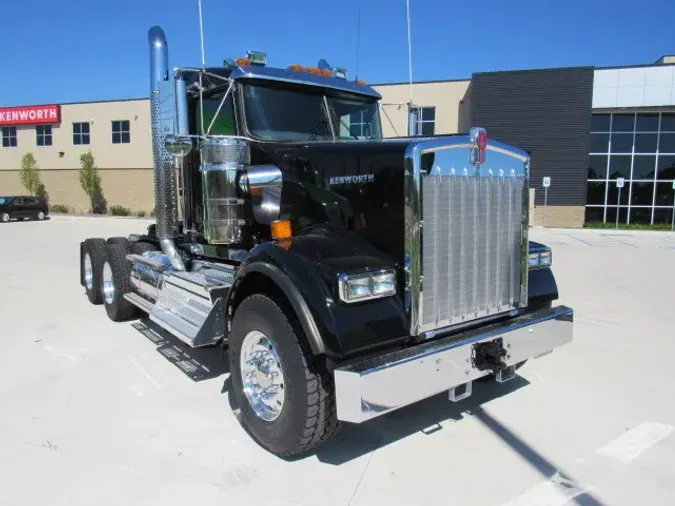 2025 Kenworth W900B