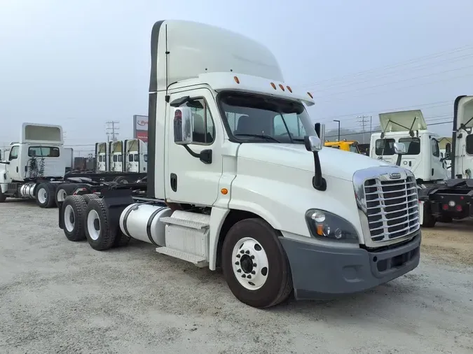 2020 FREIGHTLINER/MERCEDES CASCADIA 125