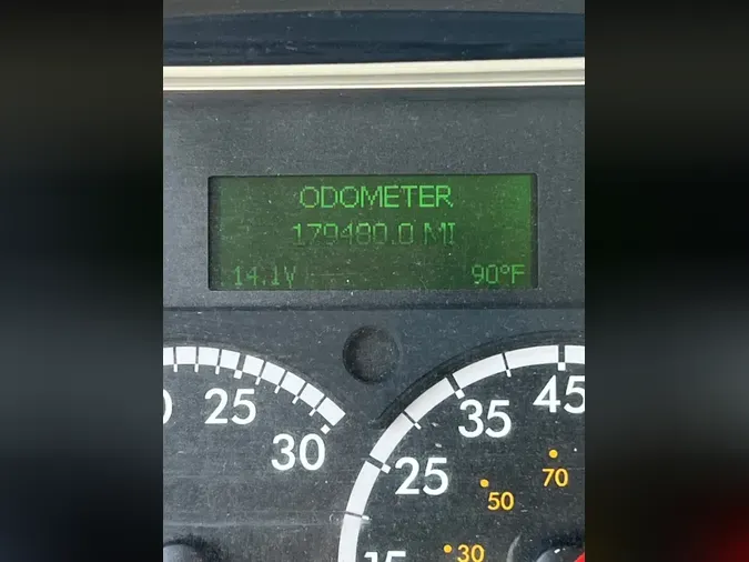 2018 FREIGHTLINER M2 106