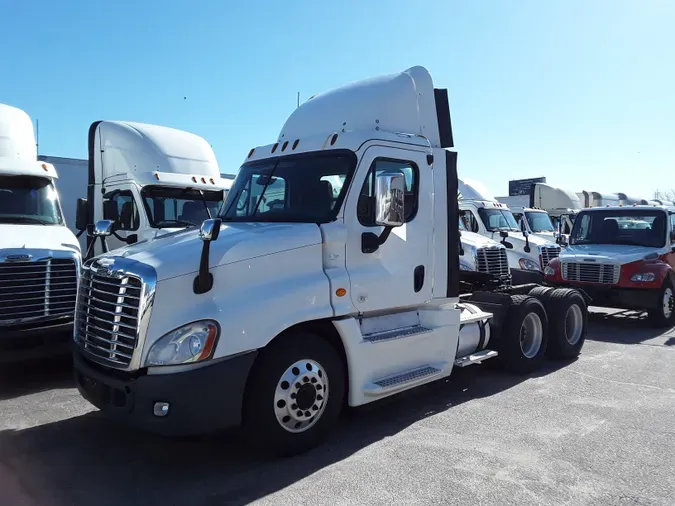 2017 FREIGHTLINER/MERCEDES CASCADIA 125ce55b9a99b248d0710481854b99272c2