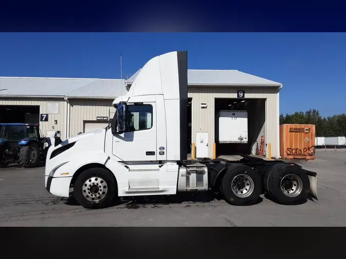2020 Volvo VNL300