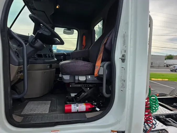 2016 FREIGHTLINER/MERCEDES CASCADIA 125