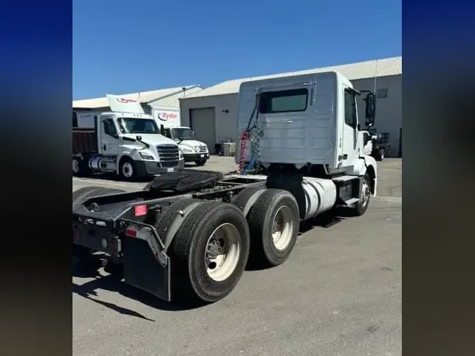 2017 VOLVO VNL64TRACTOR