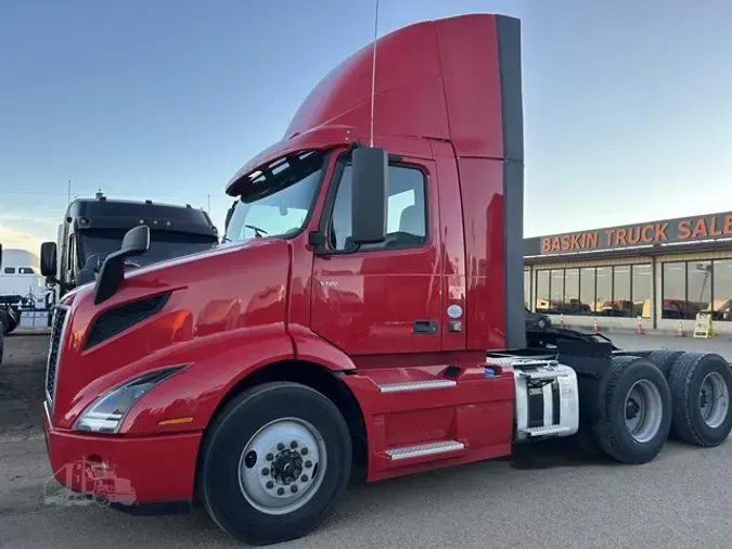 2021 VOLVO VNR64T300ce5ee4f29dc3e4b1c6bdfa89bfd923af