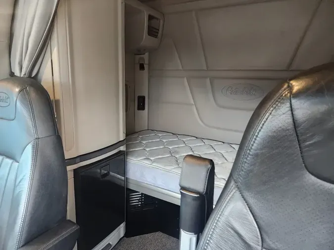2021 PETERBILT 579