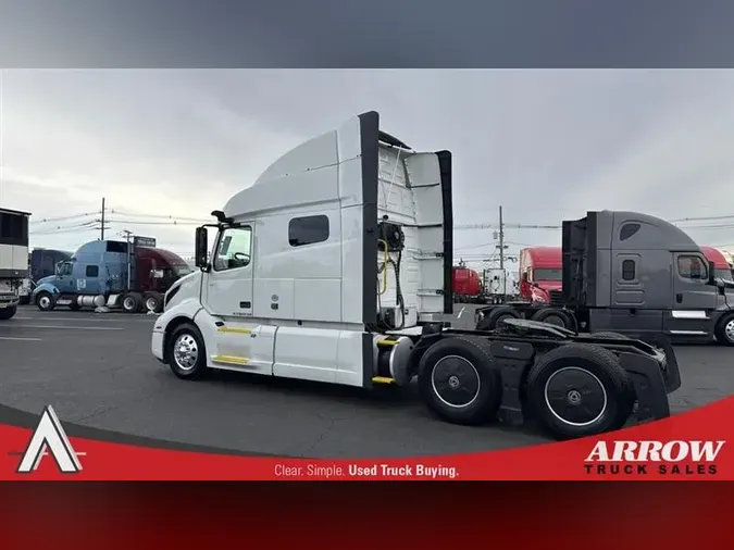 2021 VOLVO VNL740