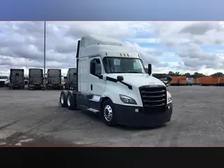 2020 Freightliner Cascadia 126