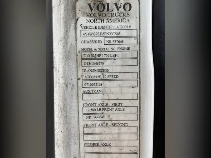 2023 Volvo VNR64T400