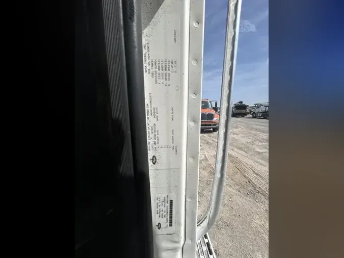 2005 MACK GRANITE CV713