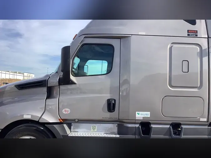 2023 Freightliner Cascadia