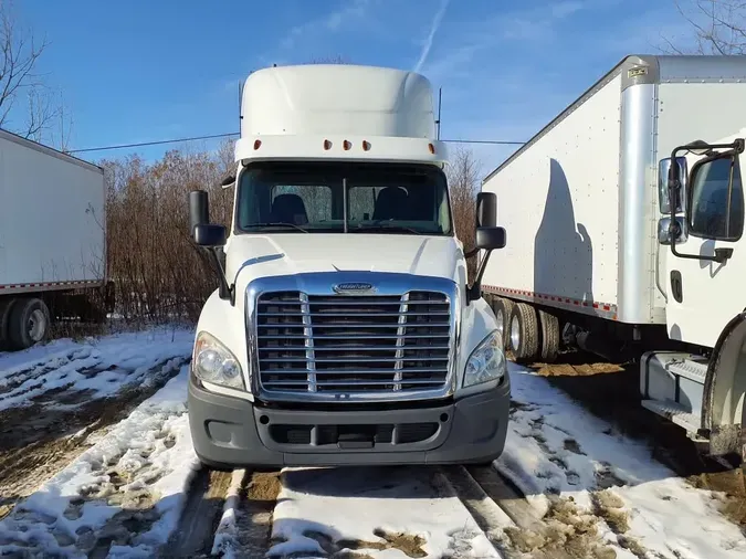 2019 FREIGHTLINER/MERCEDES CASCADIA 125