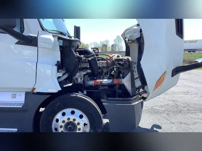 2021 Freightliner Cascadia 126ce761ad77a7fb41ff00c9fa6d7132d49