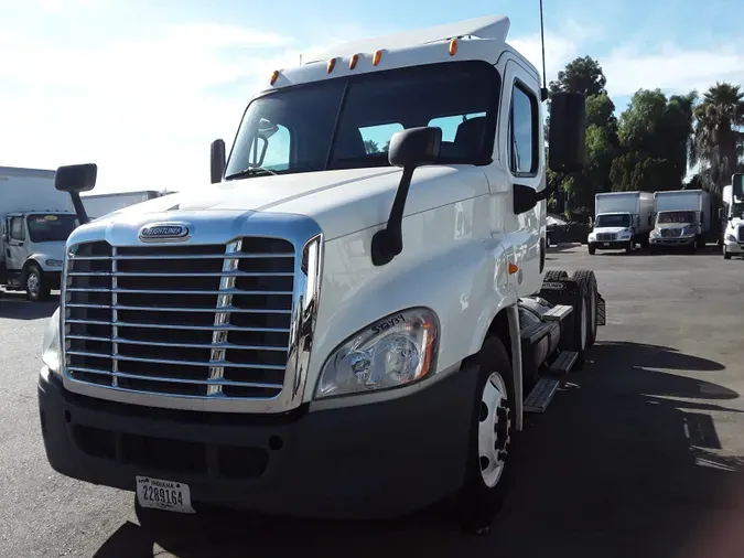 2014 FREIGHTLINER/MERCEDES CASCADIA 125