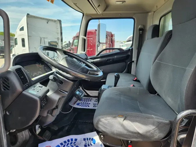2015 HINO 268