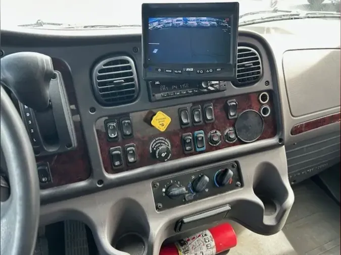 2021 FREIGHTLINER/MERCEDES M2 106