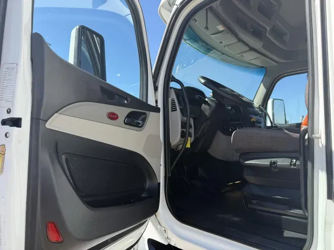 2022 Peterbilt 579