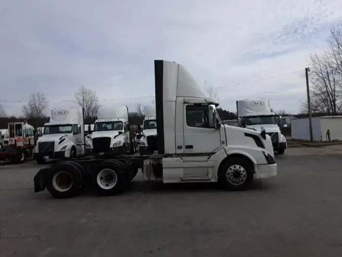 2018 Volvo VNL300