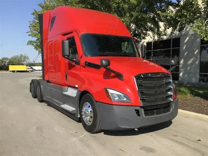 2021 FREIGHTLINER CA126