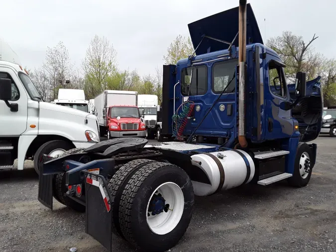 2017 FREIGHTLINER/MERCEDES CASCADIA 125