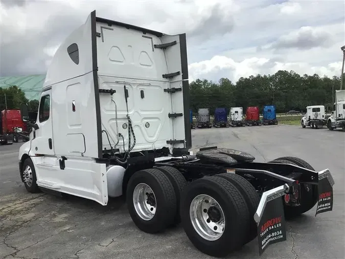 2020 FREIGHTLINER CASCADEVO1