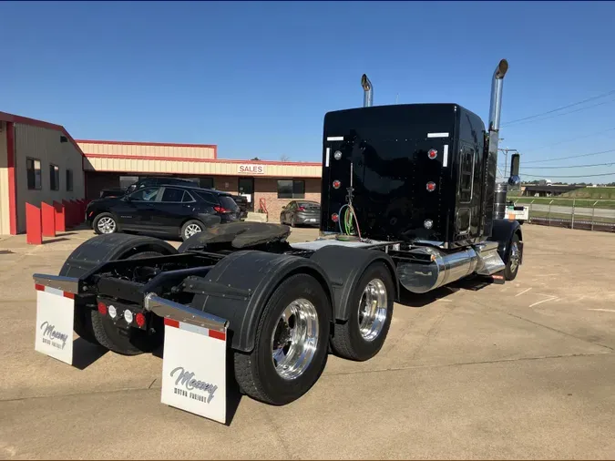 2023 Kenworth W900L