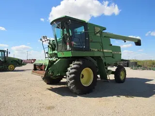 John Deere 7720 Titan II