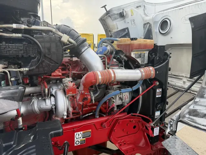 2023 Peterbilt 567