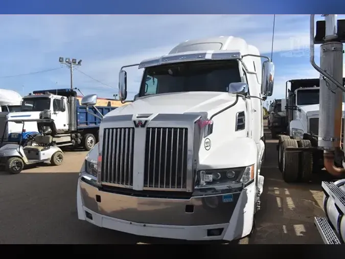 2022 WESTERN STAR 5700XE