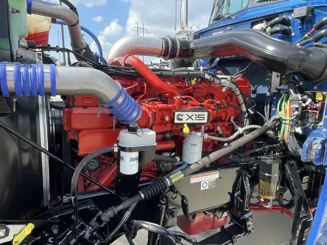 2023 Peterbilt 389